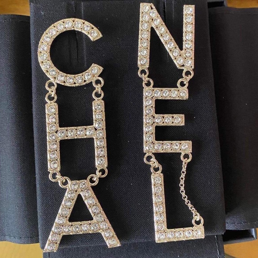 ❌SOLD❌Authentic Chanel crystal dangle earrings.  Brand new full set